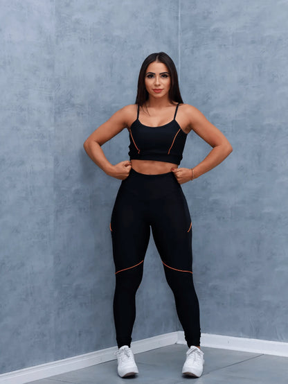 Conjunto Feminino Fitness Preto com Detalhe Listra em Cores Variadas Conjunto de Desporto Preto