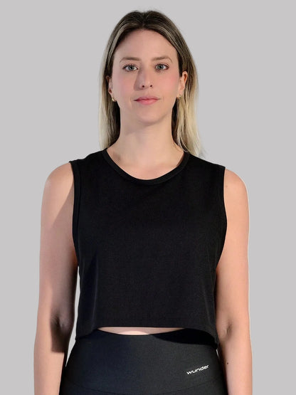 Regata fitness feminina cropped dry fit preta sem mangas para treino e academia